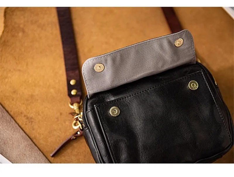 Modische, hochwertige Herren-Umhängetasche aus echtem Leder, lässige Designer-Luxus-Schultertasche aus echtem Rindsleder in Schwarz. – Detail 7