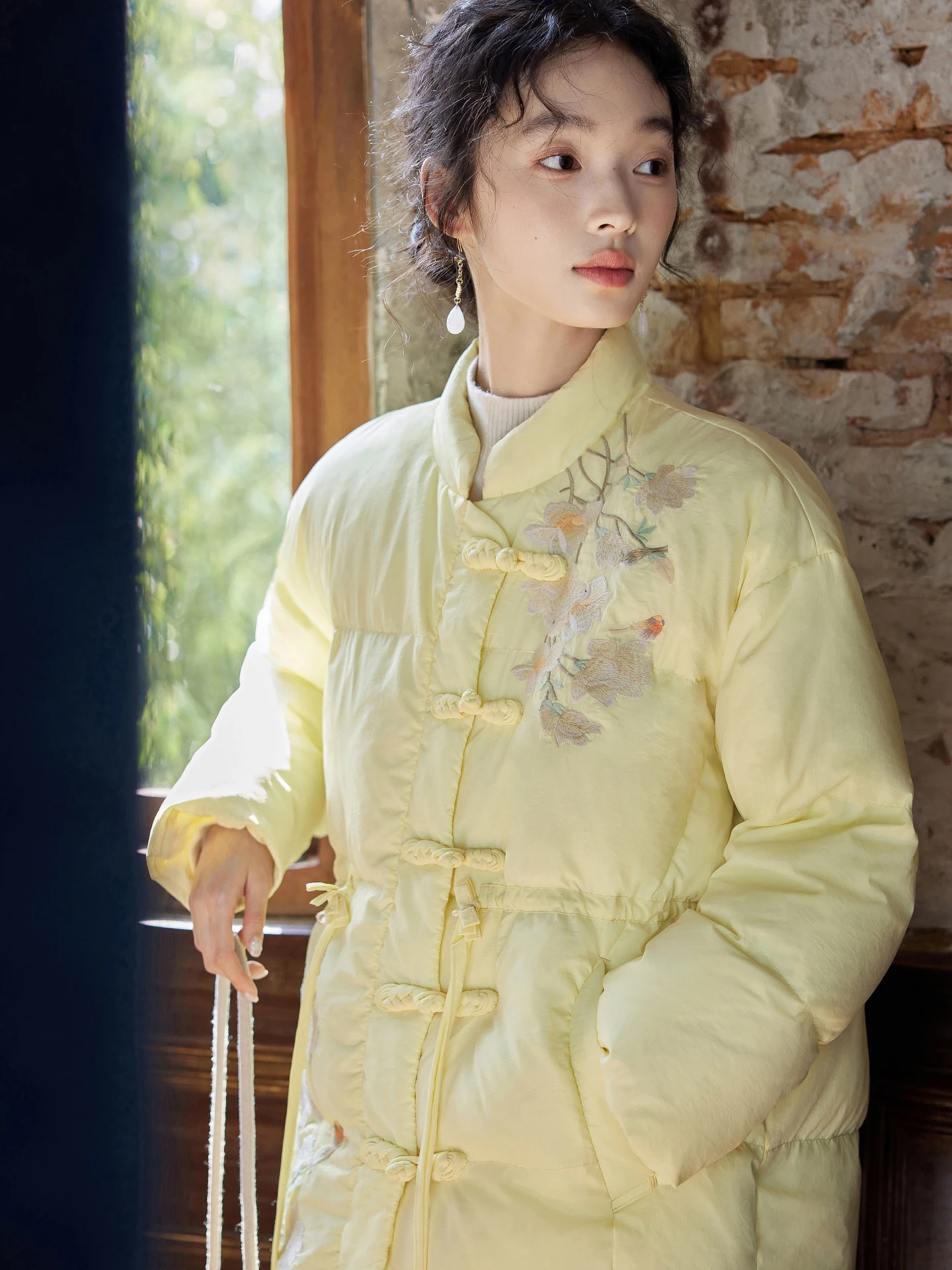 

New Chinese Sle Embroidered Du down Jaet Women's Loose Original National Trend White Du Feather Outerwear