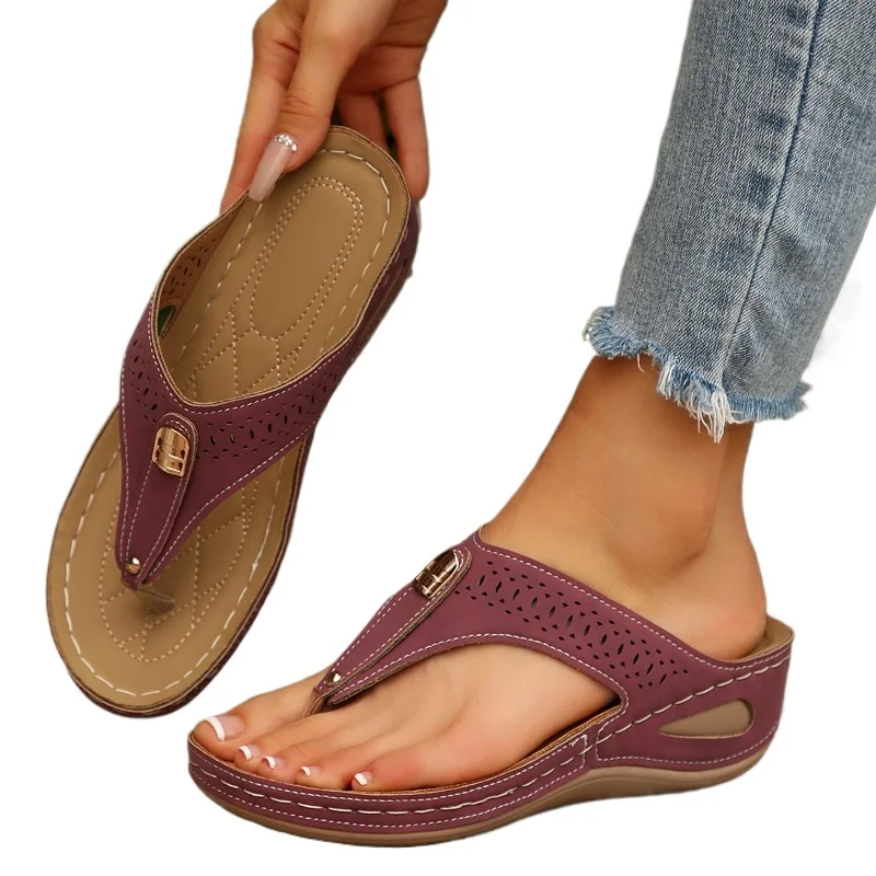 

Новинка сезона 2026: Женские модные сандалии-шлепанцы на танкетке с инкрустацией стразами, большие размеры, для повседневной носки на улице