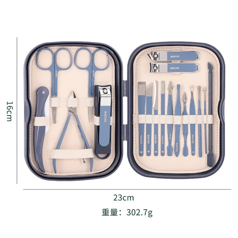

Новый набор инструментов для маникюра из нержавеющей стали: пилка для ногтей с прямым краем, ложка для ушей и ножницы. Современный профессиональный набор.