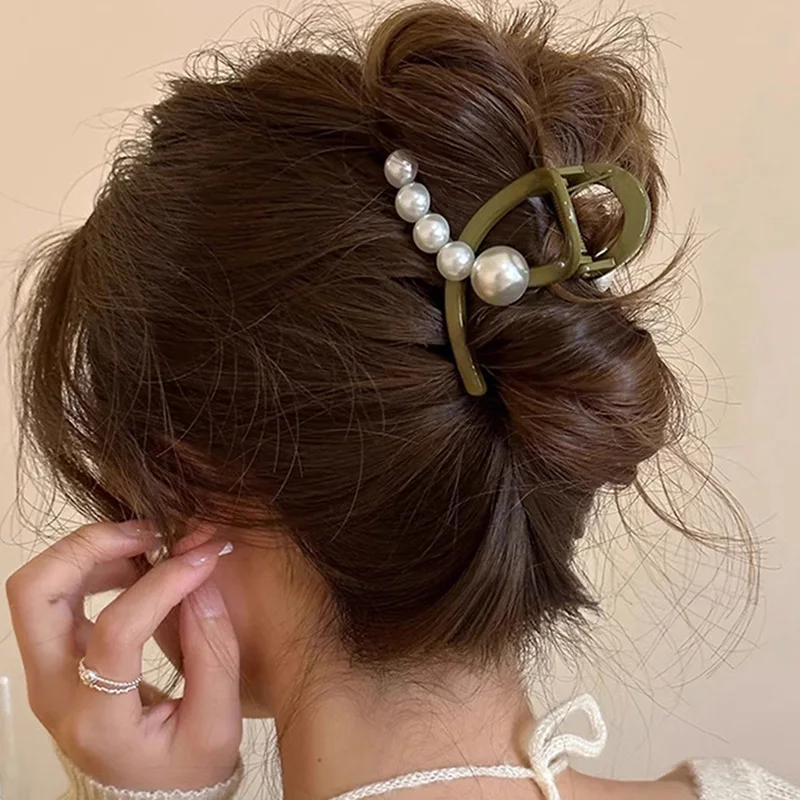 

Korean Women Hair Clips Pearl Small Size Shark Clip Temperament Girls Hair Accessories Female Claws Clip Headwear
