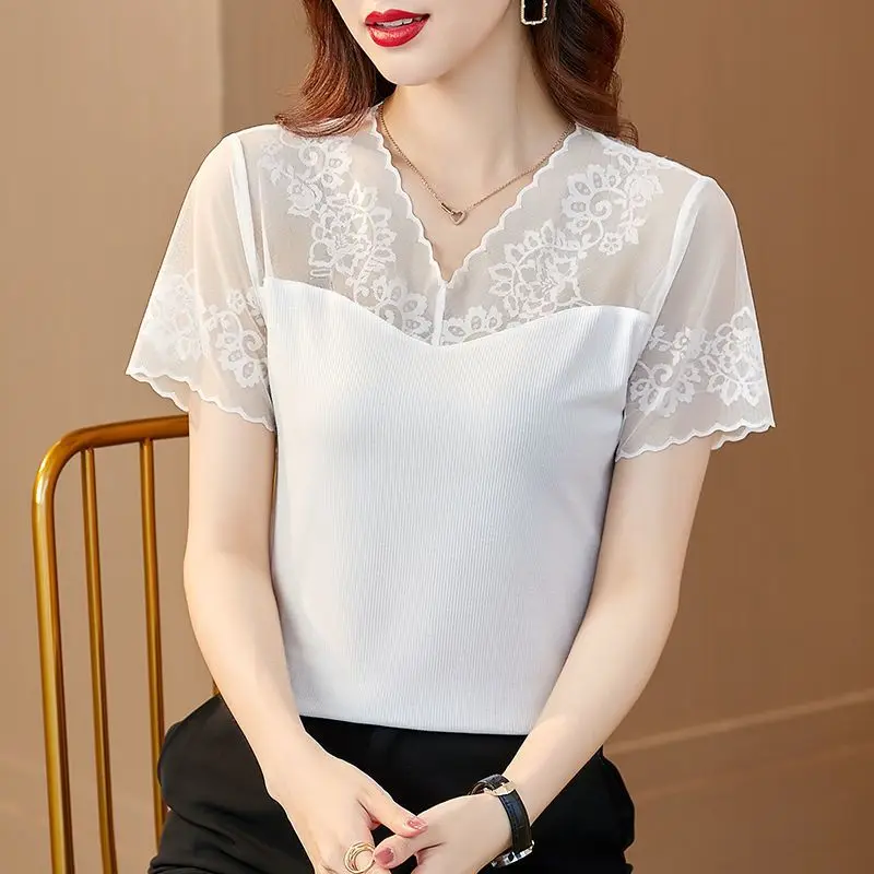 2023 Women's Summer Solid Color New V-neck Lace Panel Hollowed-out Short-sleeved T-shirt Fashion Slim Commuter Korean Pullover