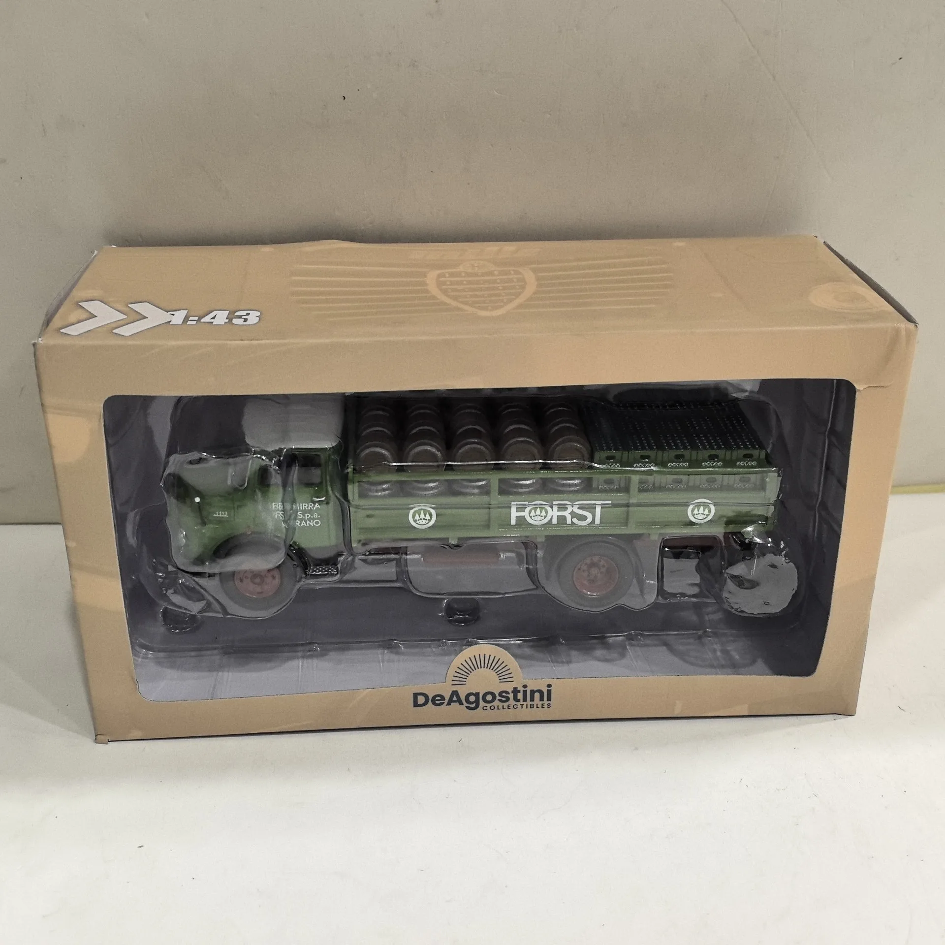 다이캐스트 DEA 1/43 스케일 벤츠 1113 벤츠 자동차 모형 맥주 운반 차량 플라스틱 캐리지 합금 자동차 모형 수집용 장난감