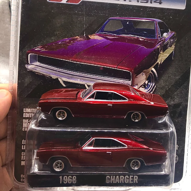 

GreenLight масштаб 1:64 модель автомобиля с дисплеем, модель автомобиля с принтом совершенно новая и только одна литая под давлением модель для мальчиков из сплава