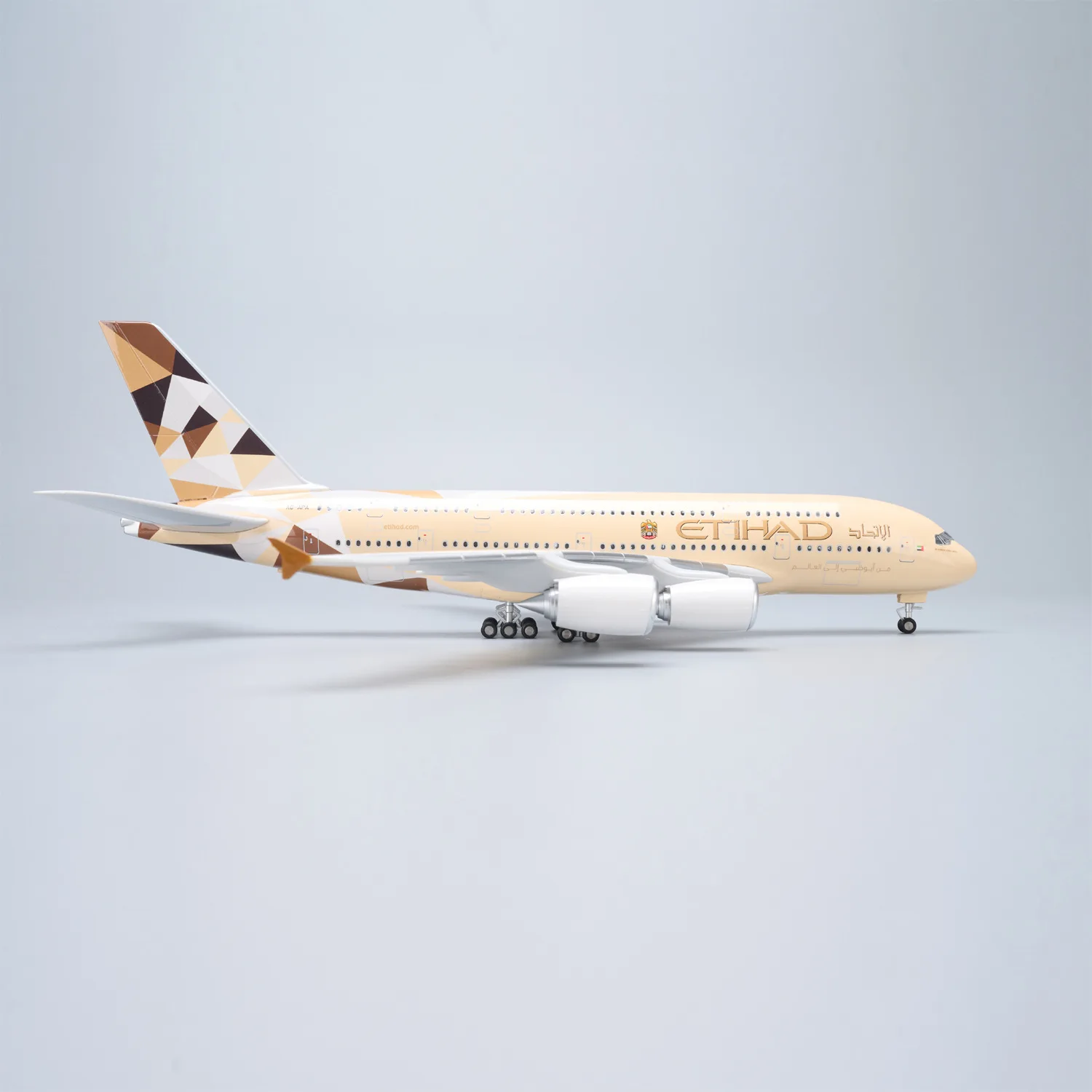 1/160 Scale 47cm Etihad Airways A380 Diecast Resin Airplane Model Openable Doors and Detailed Cabin For Collection Display