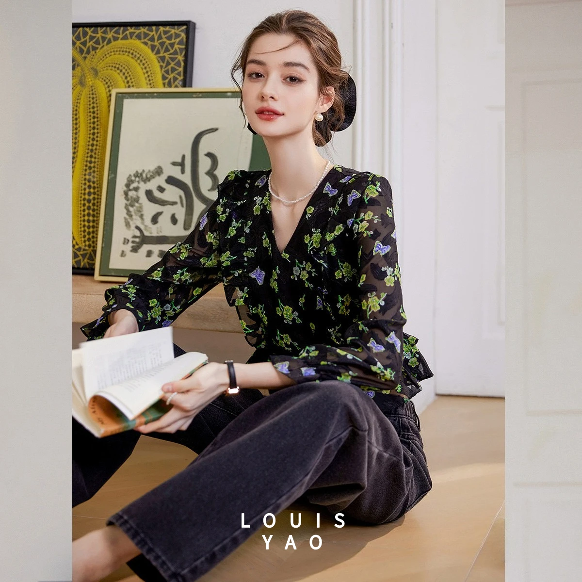 

LOUISYAO Стильная женская блузка с рюшами и принтом, весна 2026, французский V-образный вырез, шифон, длинный рукав