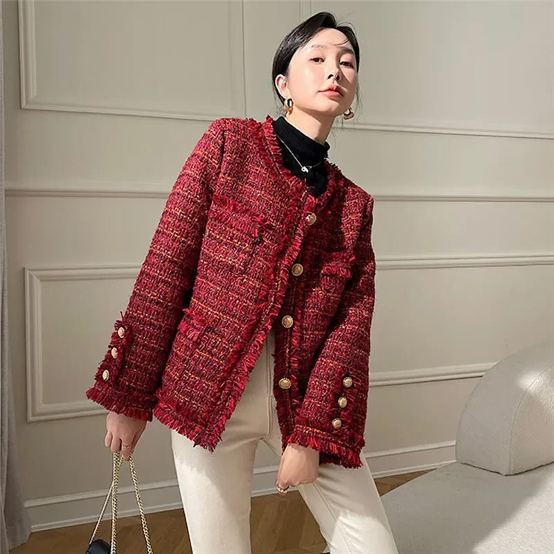 

High Quality 2024 Fall Winter New Fashion Women Button Pockets Tassel Long Sleeve Tweed Knitted Thick Warm Down Red Jacket Coats