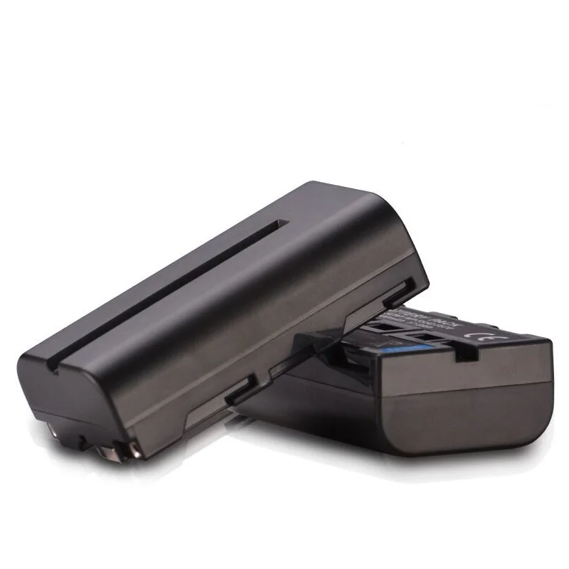 4 pz NP-F550 NP-F570 NP F550 F570 batteria fotocamera + LED doppio caricatore con porta di tipo C per Sony NP-F330 NP-F530 NP-F570 NP-F730