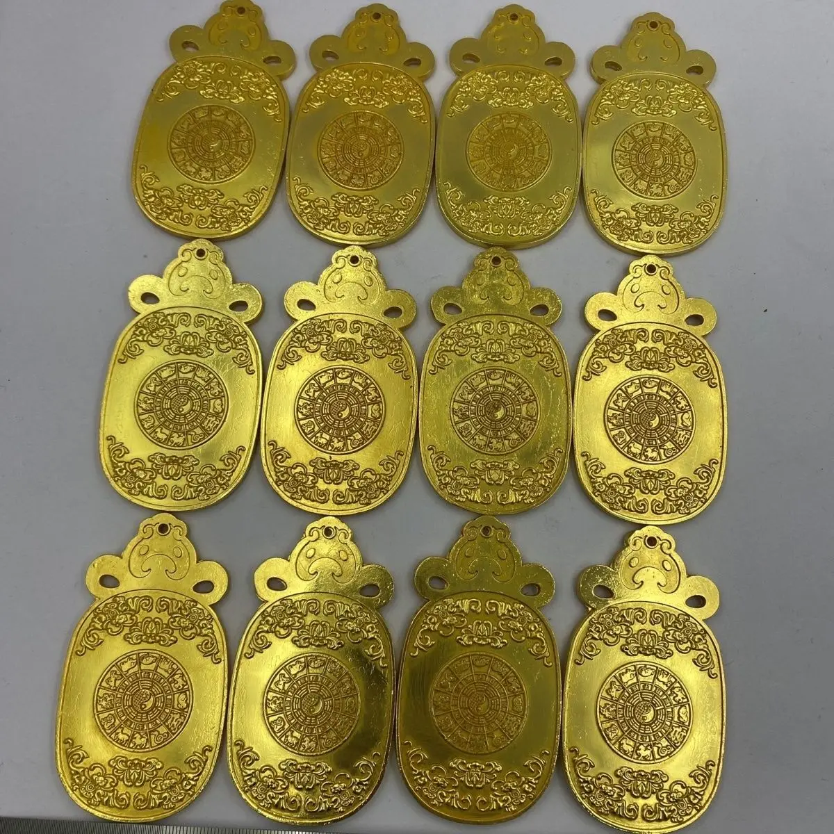 Antique gold ornament, pure copper gilt, twelve zodiac tags, pendants, random one.