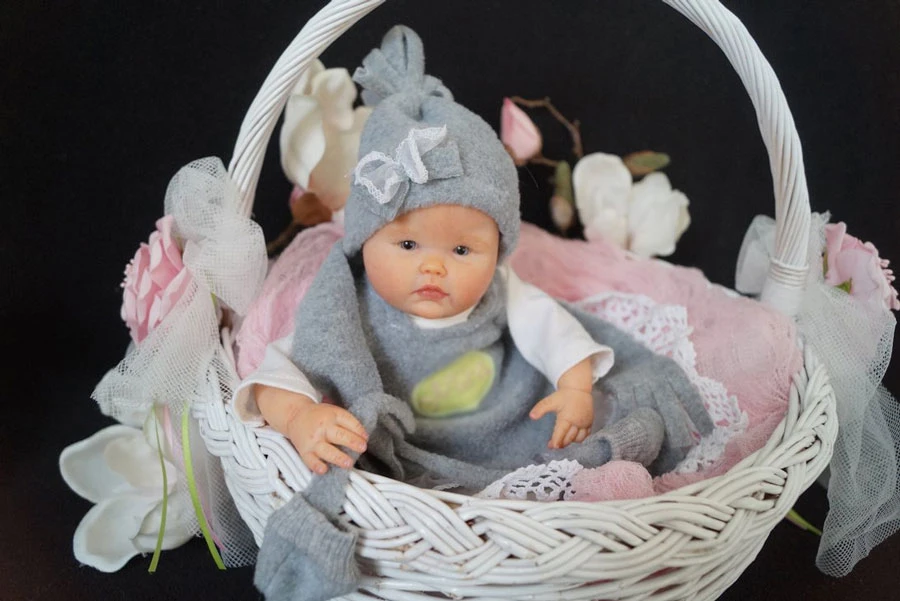 Mina Mini Reborn Doll Kit 10Inch Unfinished Unpainted Doll Parts Contain Body and Eyes Give your Child Birthday Christmas Gift