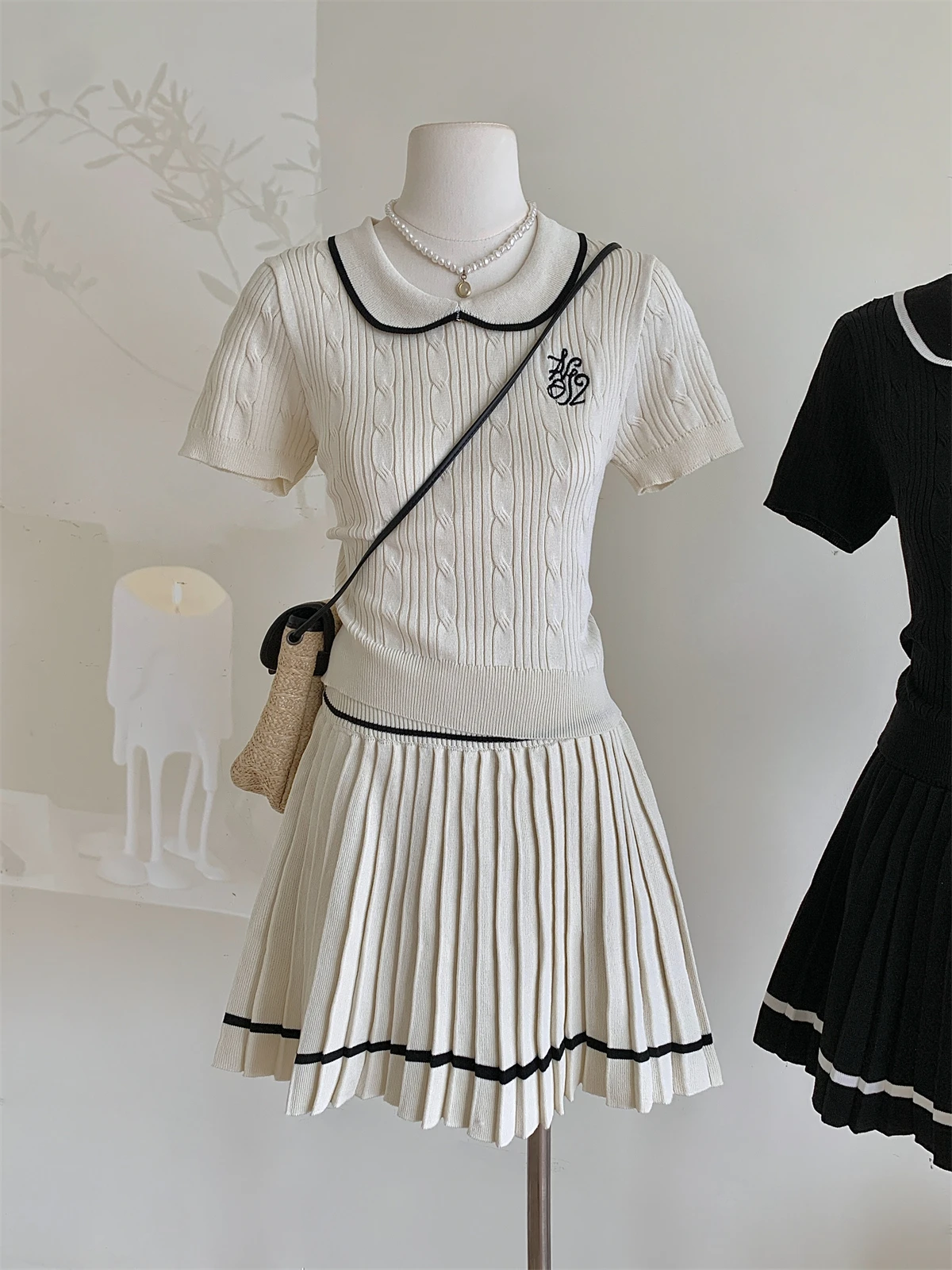 Luxury Golf Clothing Women New Two Piece Set Academic Style Knit Set Women Summer Golf Wear 2024 New Korean Golf Suit Mini Skirt