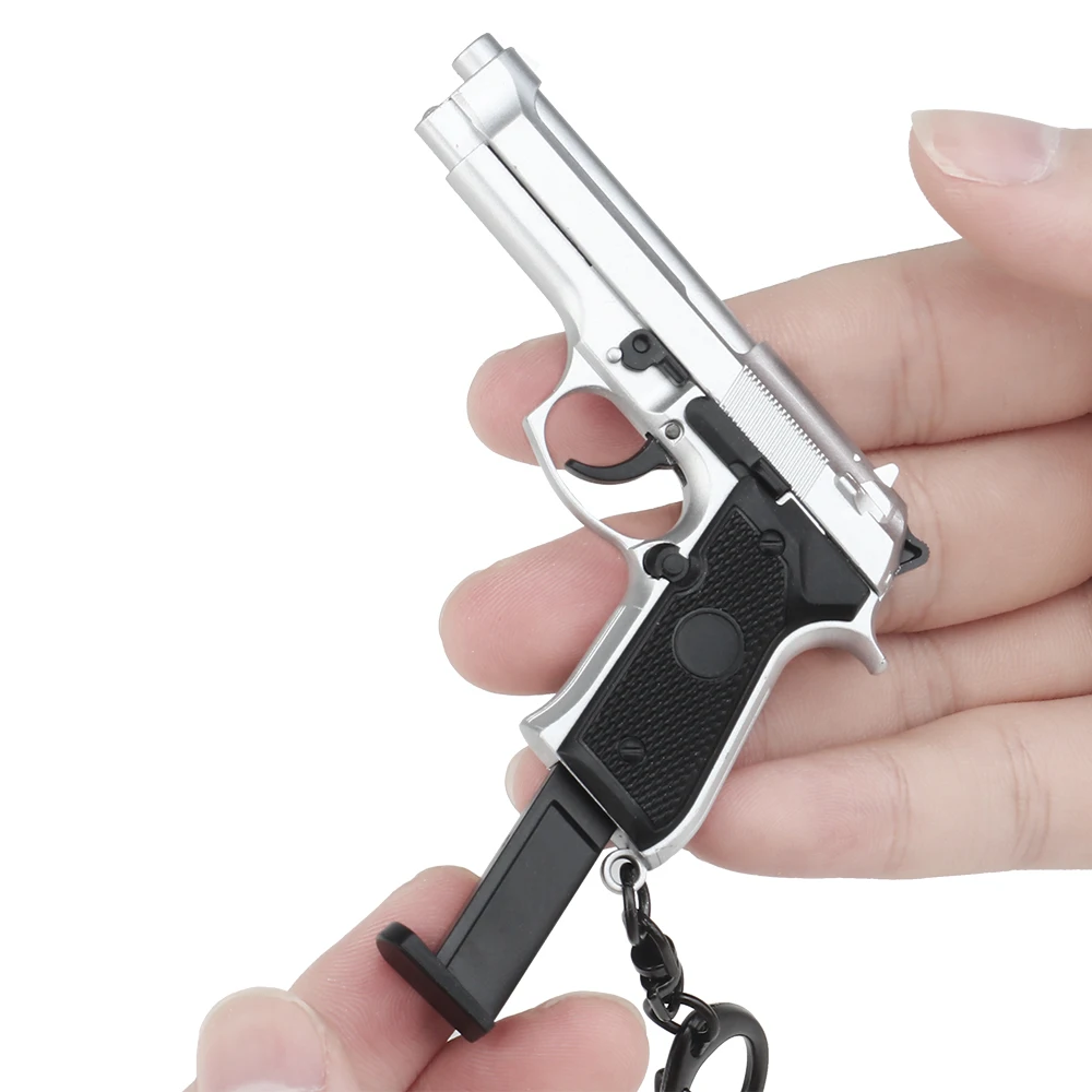 M92-Silver Mini Gun Keychain 1:4 Miniature Gun Shape Pistol Keyring Pendant Ornament Gift for Army Fan Model Collection