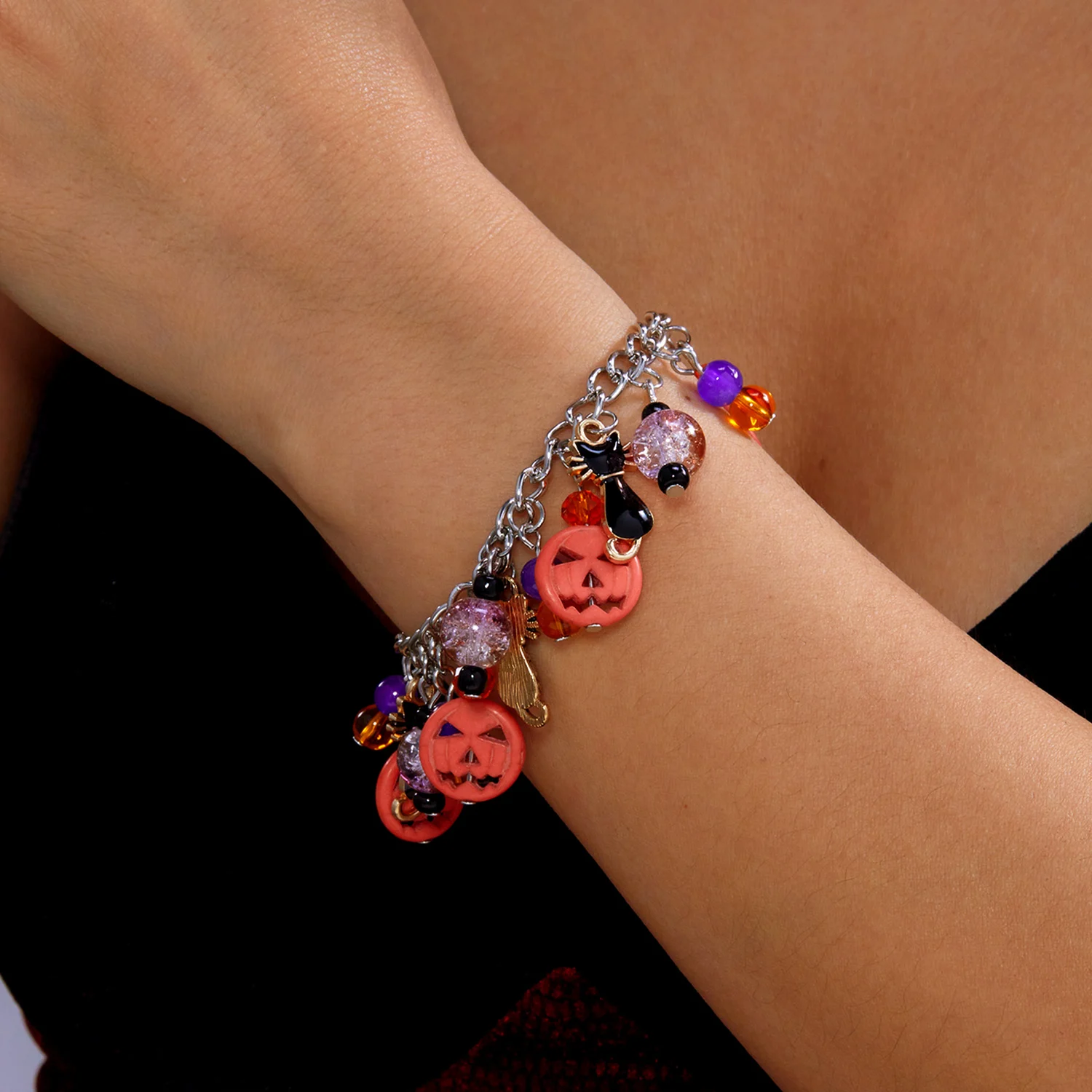 Halloween Multi-Element Kürbis-Geist-Anhänger Armband für Damen und Herren, Schwarze Katze Totenkopf Metallketten-Armband, Festival Schmuck Geschenk – Detail 2