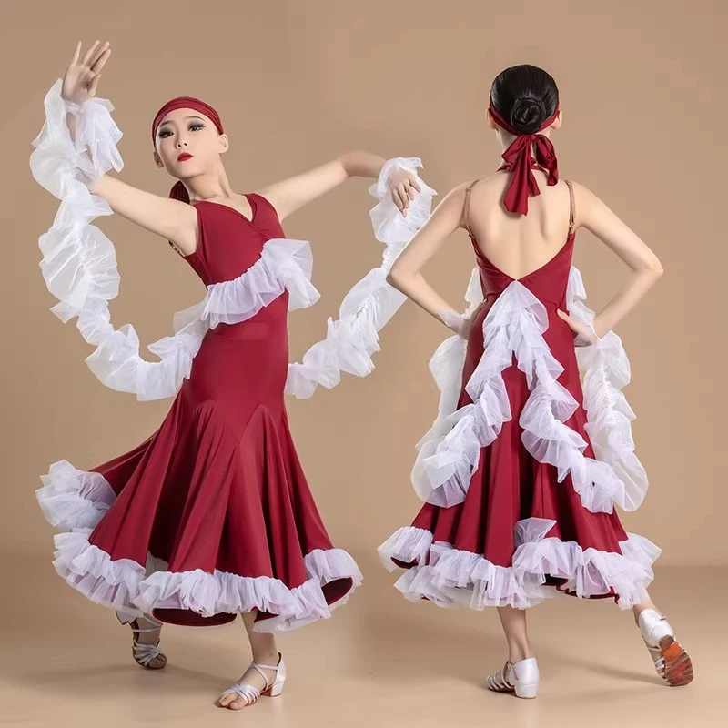 

Танцевальные костюмы для девочек: тренировочные и сценические платья для вальса