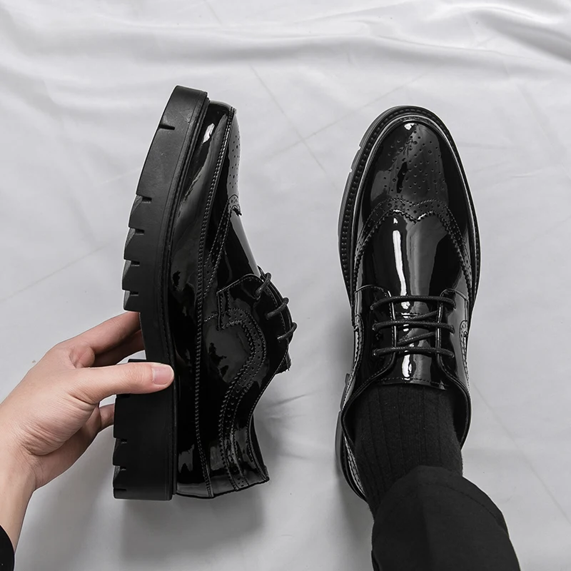 

Мужская обувь из лаковой кожи, классический повседневный стиль, для работы и вечеринки, размер 38–46, уличная модная уличная повседневная обувь больших размеров, костюм