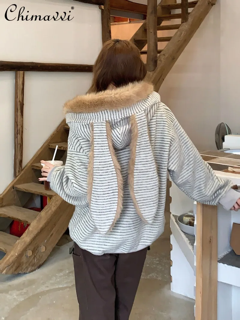 الخريف الشتاء كلية نمط مخطط لطيف الأرنب الأذن مبطن سترة البلوز المرأة مقنعين فضفاض الفراء طوق سميكة فروي معطف