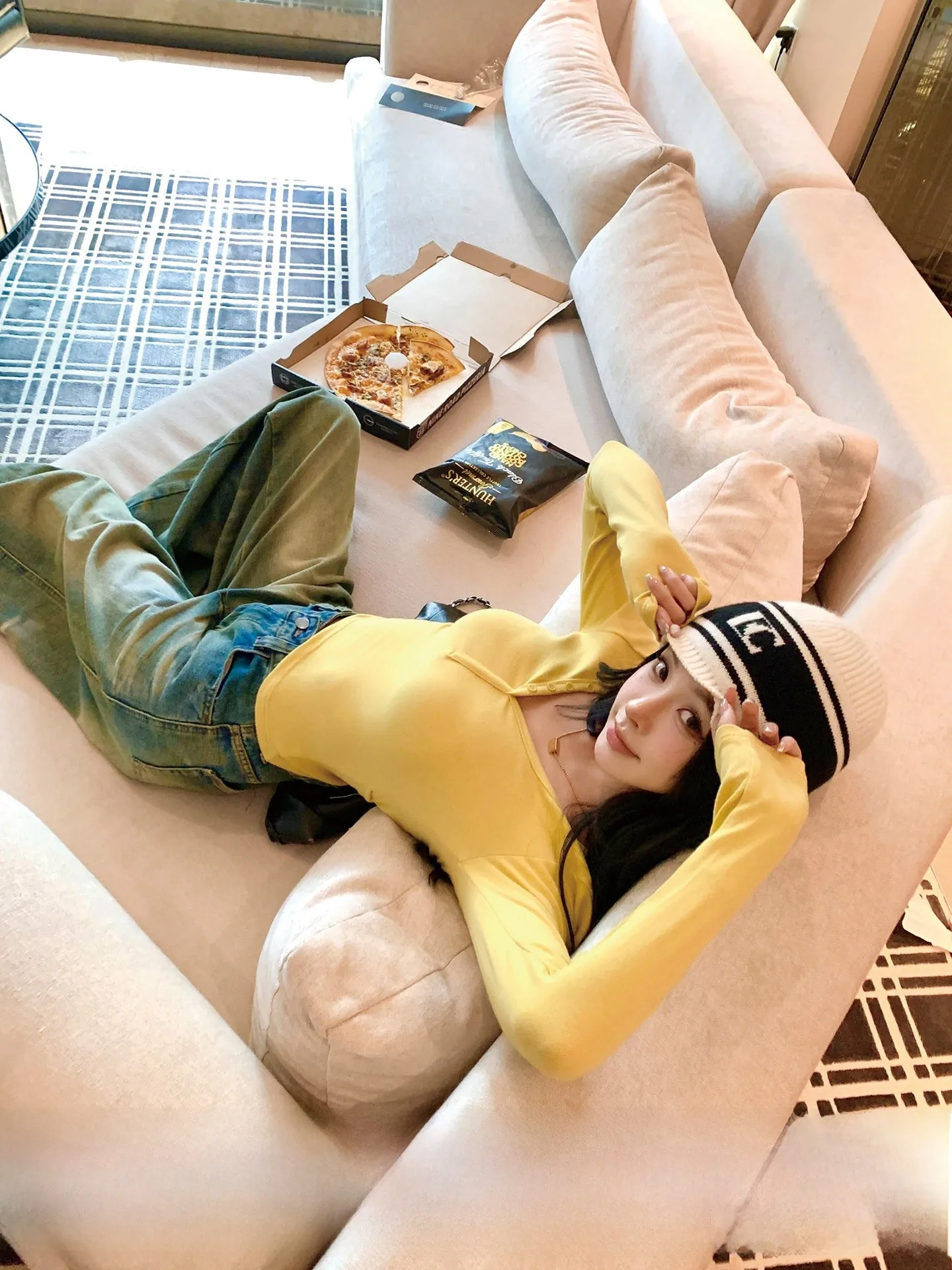 

Женская повседневная футболка с кружевными вставками и вырезами, сексуальная, с длинным рукавом, V-образным вырезом, стандартной длины, цветная