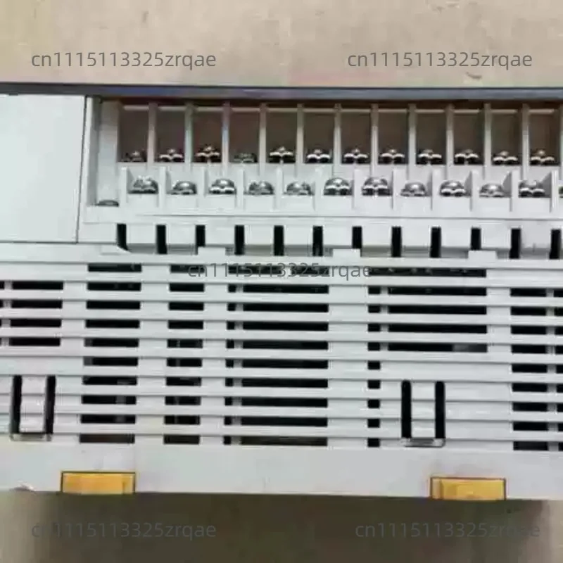 PLC CPM2A-40CDR-A programmable controller