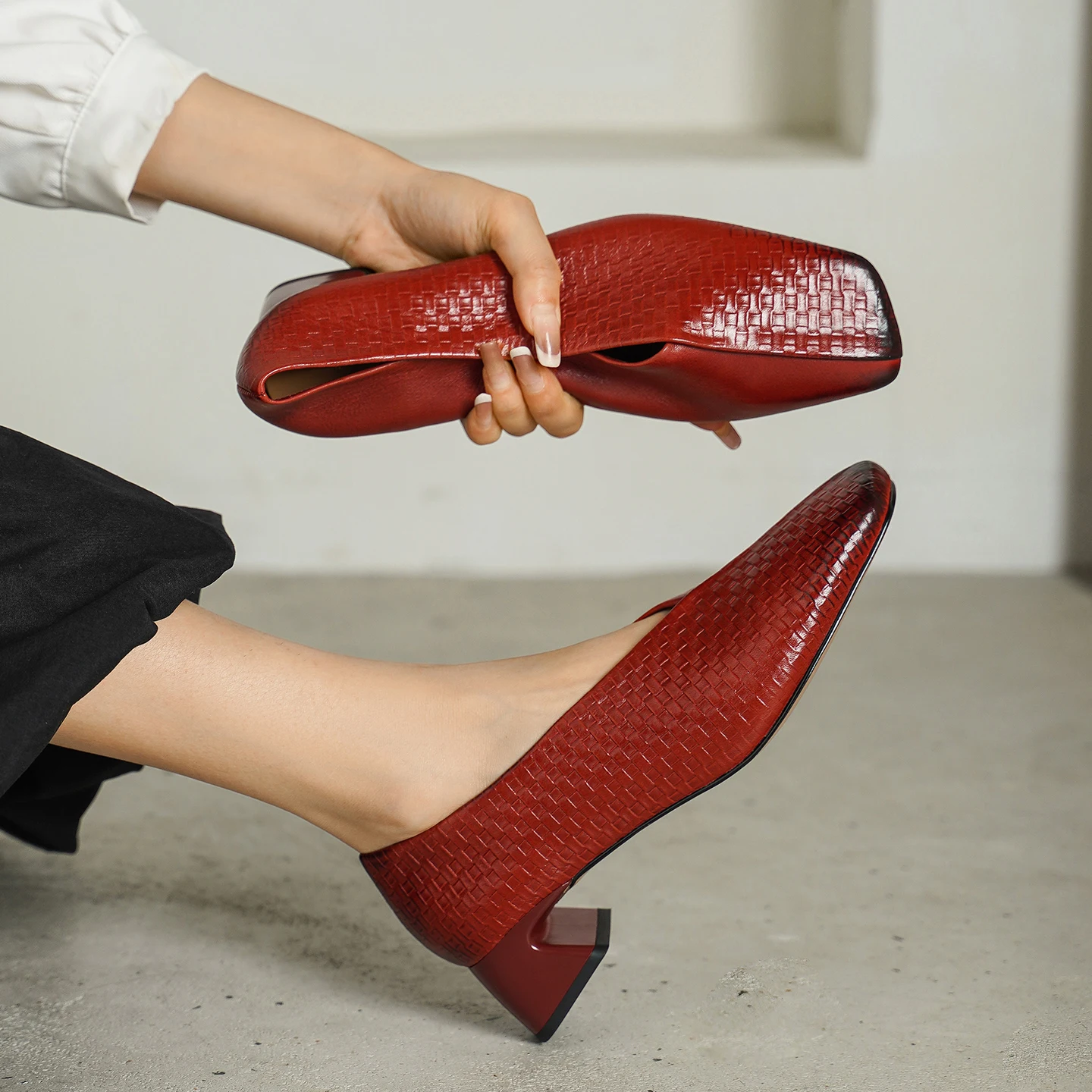 2026 new spring autumn women pumps natural leather 22-25cm washed cowhide square toe weave thick heel women shoes fashion