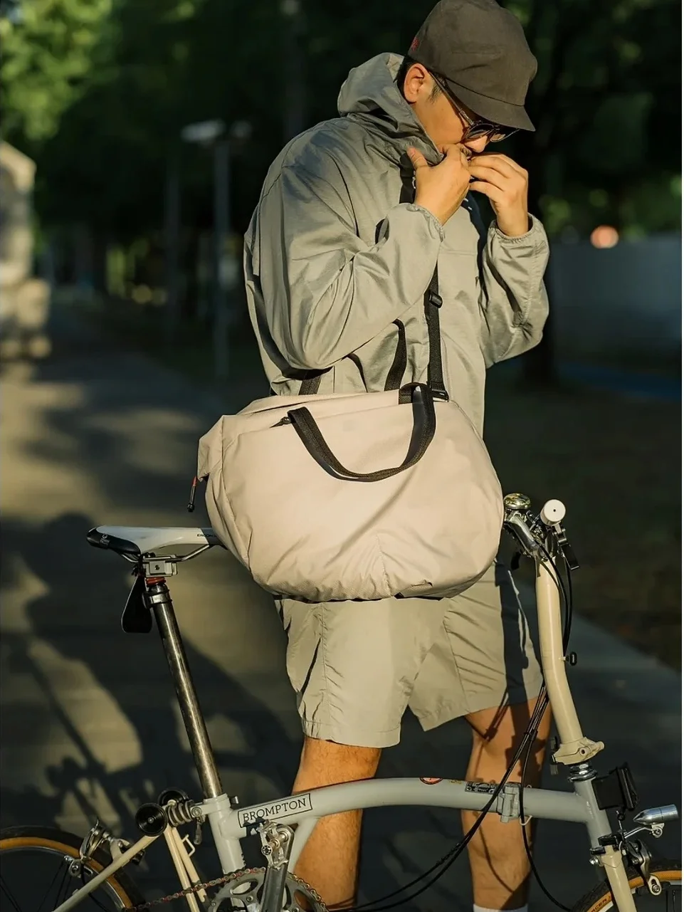 large-capacity-30l-travel-shoulder-bag-fitness-outdoor-crossbody-yoga-bag-casual-lightweight-australian-design-for-business-t