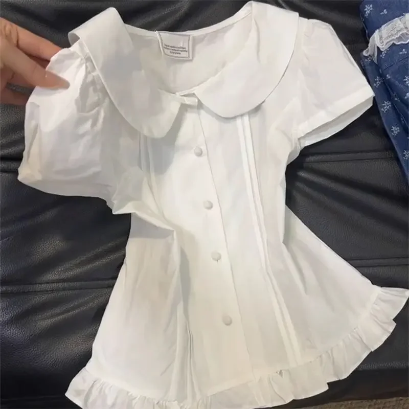 

Однотонные милые тонкие белые футболки с короткими рукавами, летняя рубашка в консервативном стиле с кукольным воротником, женская модная повседневная тонкая лоскутная блузка