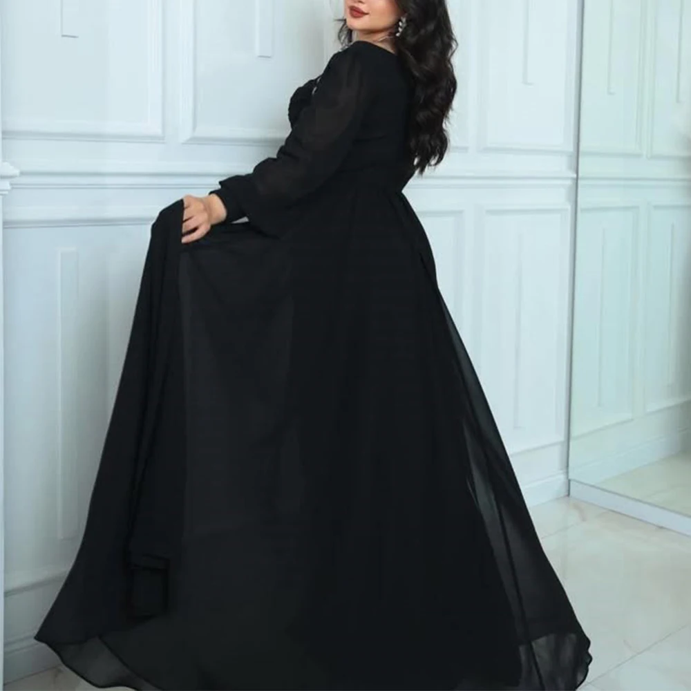 Schwarzes Chiffon-Abendkleid mit Herzausschnitt, quadratischem Kragen, langen Ärmeln und Perlenstickerei, A-Linie, individuell gestaltet, bodenlang