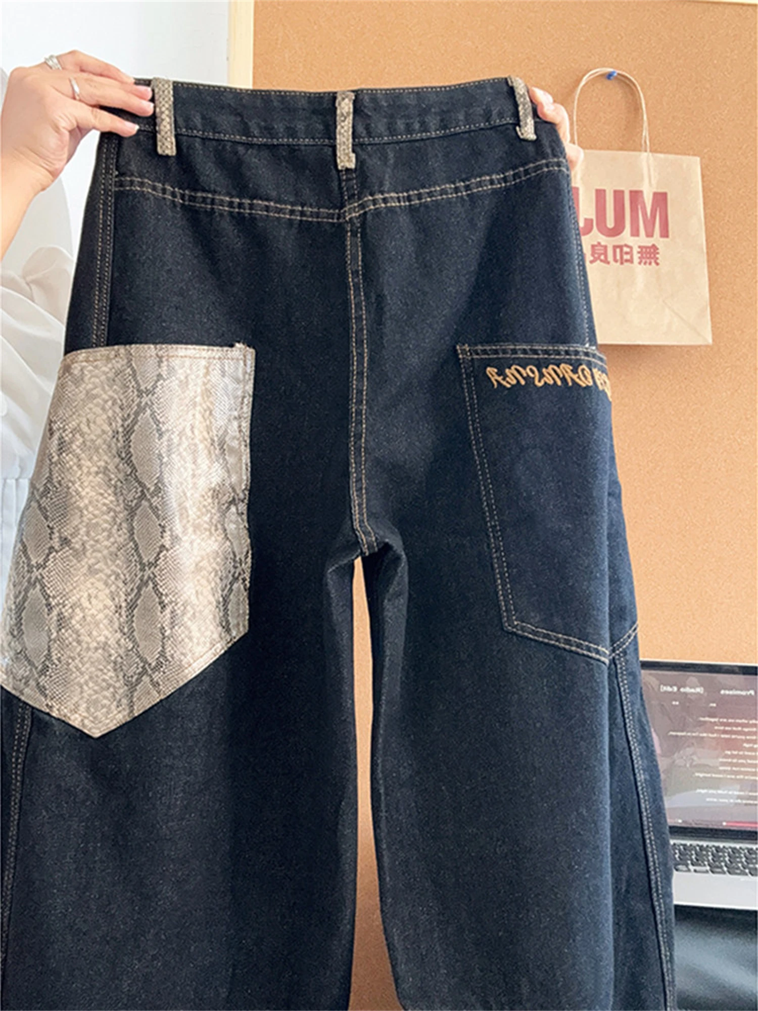 

Women's Dark Denim Oversized Wide Leg Jeans Snake Print Patch Embroidered Pocket Baggy Vintage Streetwear Ladies Pants