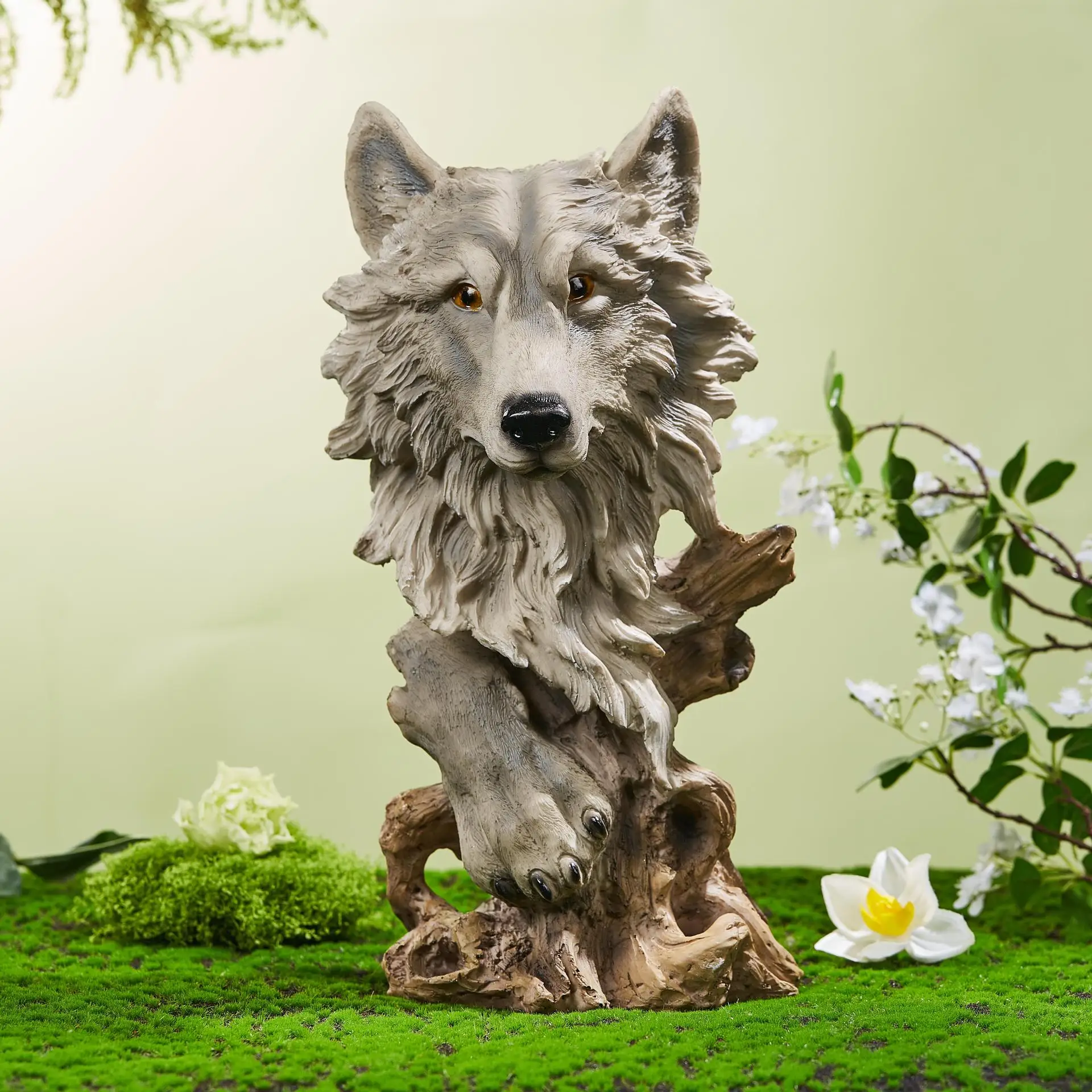 Simulation Of  Half-body Sculpture Of A Wolf Head For Animal Head Decoration.soft Furnishings For Office Bookcase Desk Ornaments