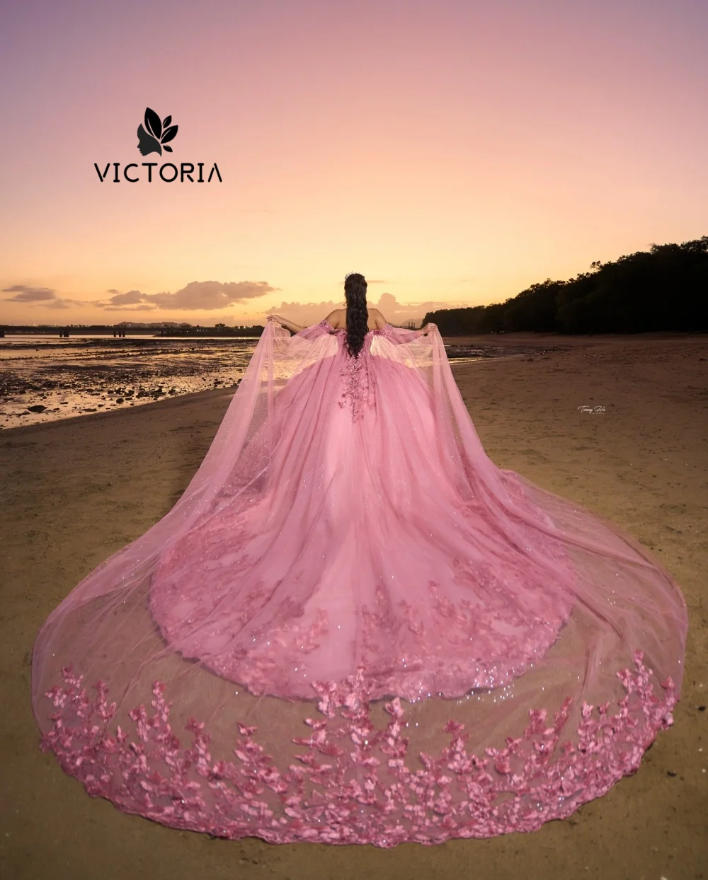 Pink Off The Shoulder Quinceanera Dress With Cape Sweetheart Applique Lace- up Ball Gown 15 Year Old Dress Graduation Customized