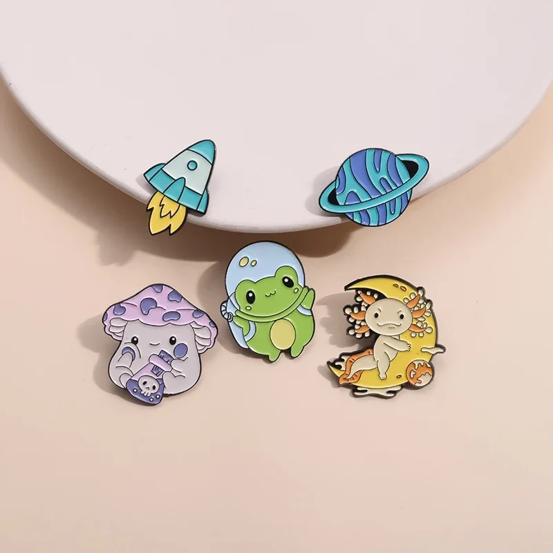 Space Rocket Planet Enamel Pin Astronaut Brooch Salamander Frog Lapel Mushroom Potion Badges Cute Animal Jewelry Gift Wholesale