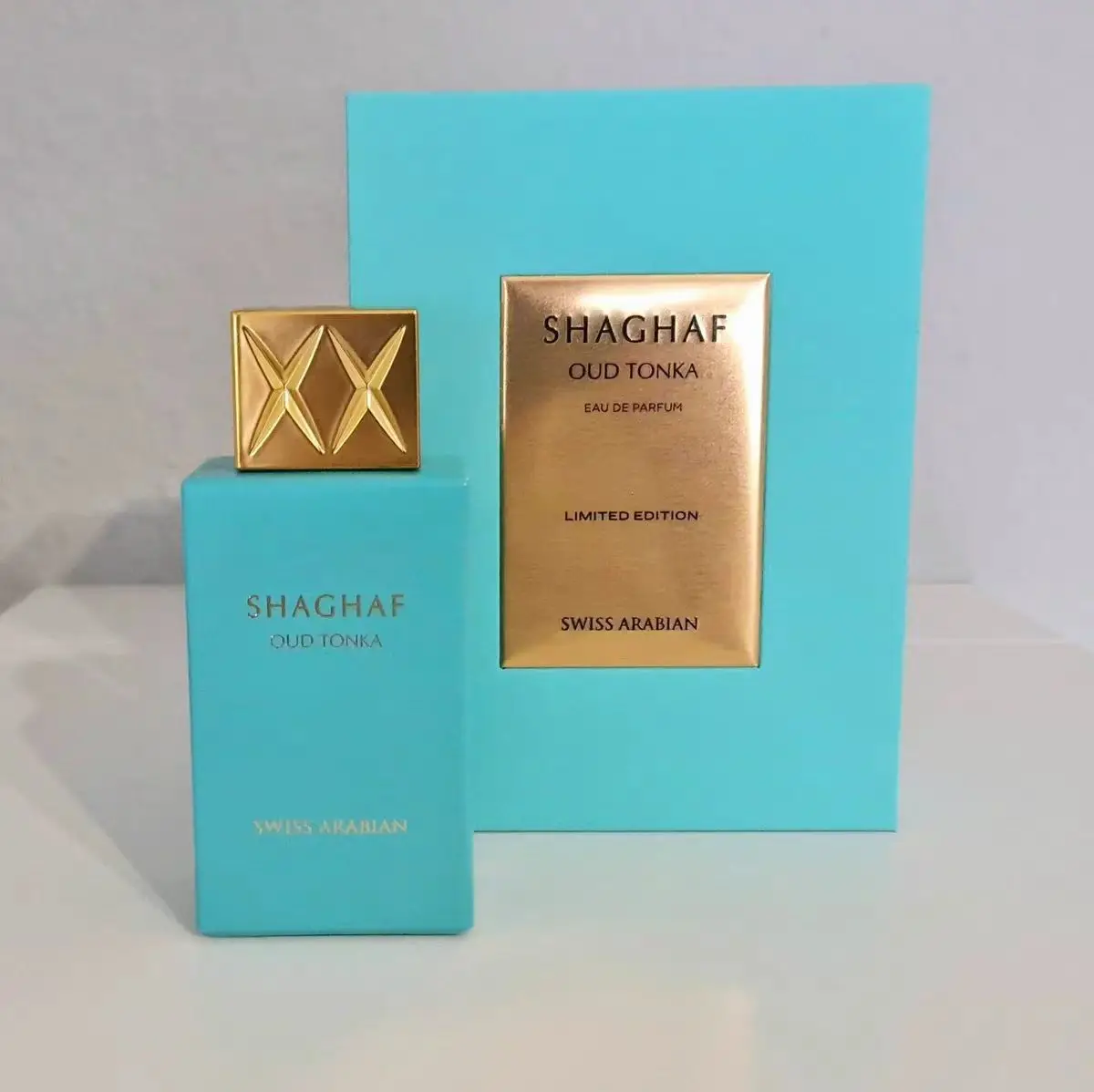 عطر Shaghaf Oud Tonka السويسري العربي (75 مل) يتصادم مع لون الخشب، وكل رذاذ عبارة عن وليمة رائحة فاخرة