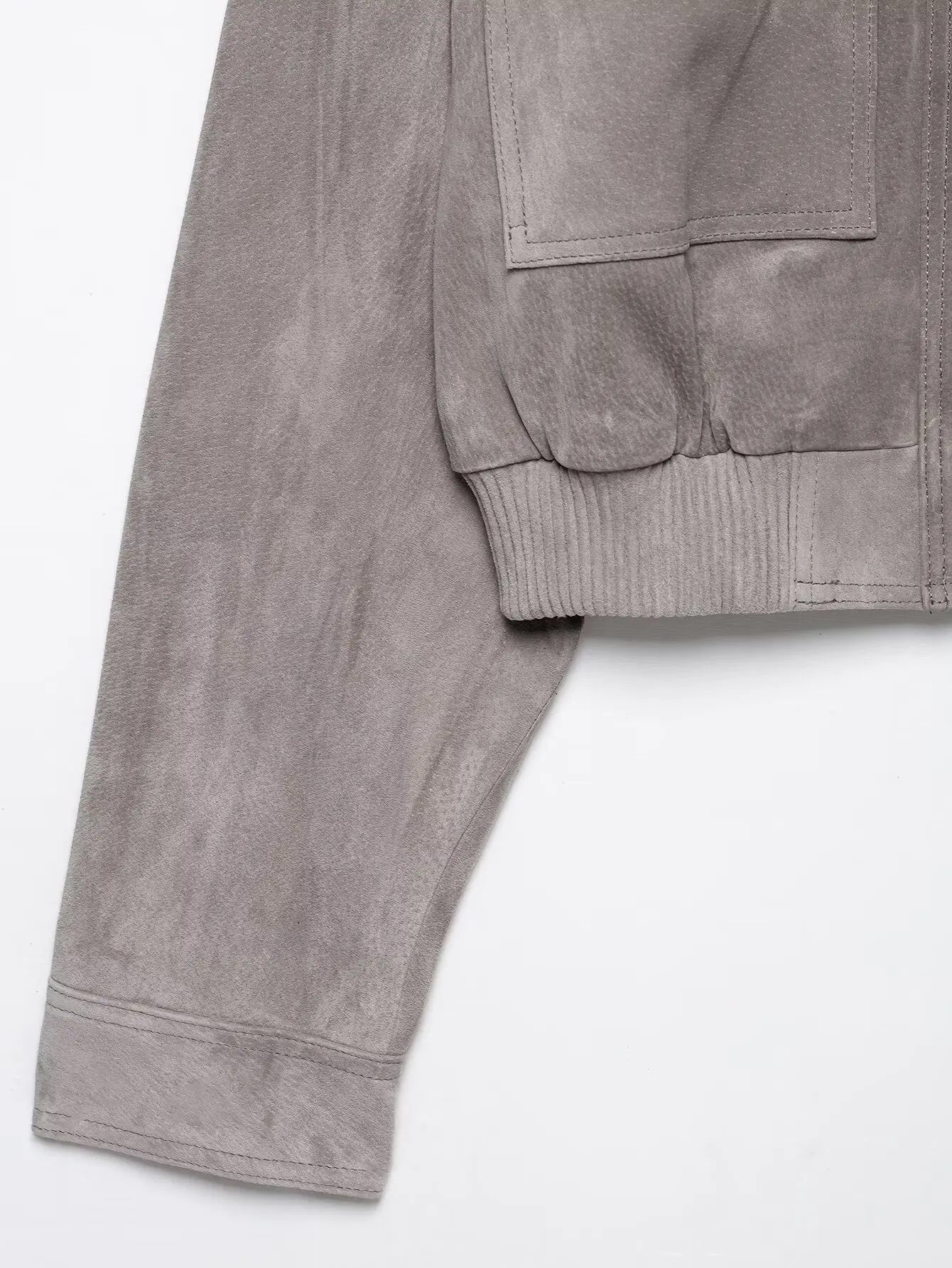 TFMLN Damenjacke aus Kunstwildleder, kurz geschnitten, mit Reißverschluss, aufgesetzten Taschen, lockerer Passform, langen Ärmeln, einfarbig, mit Stehkragen, Herbstmantel. – Detail 5