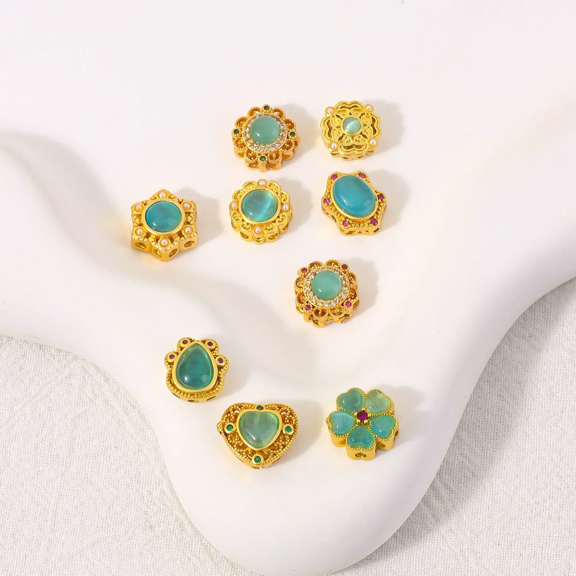 5 Pieces of Copper Gold-plated Blue Cat's Eye Spacer Beads DIY Pearl Bracelet Necklace Hand String Jewelry Accessories Wholesale