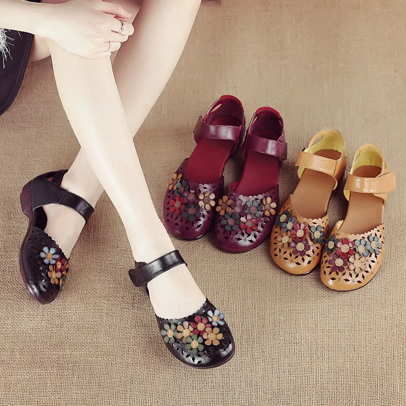 

Summer 2025 explosions women's shoes ethnic wind handmade leather sandals women's soft-soled flowers comfortable hole shoes