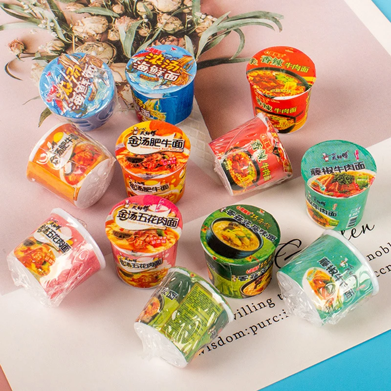 Fideos instantáneos en miniatura para casa de muñecas, modelo 1/12, cocina, comida de imitación, accesorios de juguete, 5 uds.