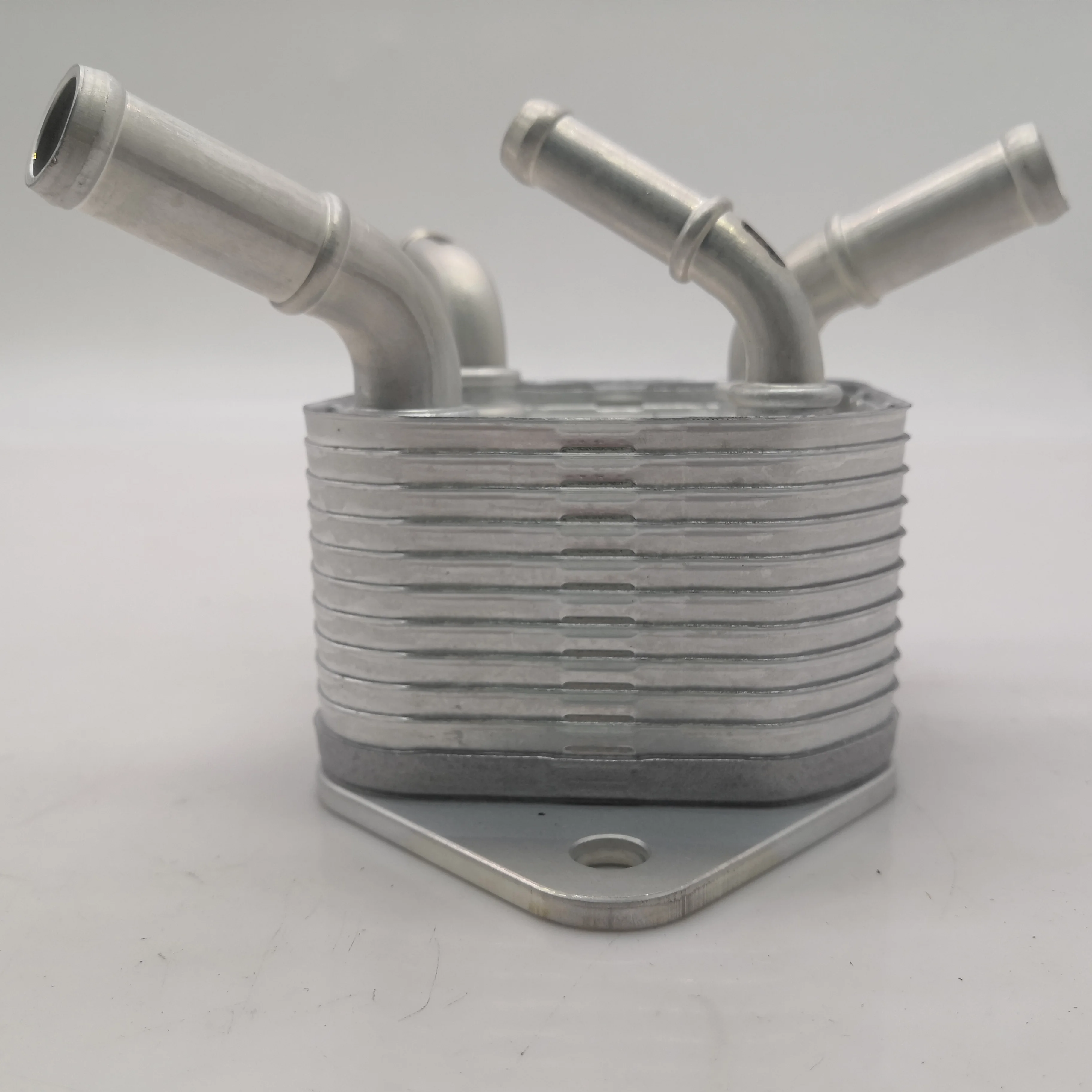 

Auto Engine Parts Oil Cooler Assy 33493-78020 For Toyota RAV4 Lexus AZ10 NX200 Oil Cooler 3349378020