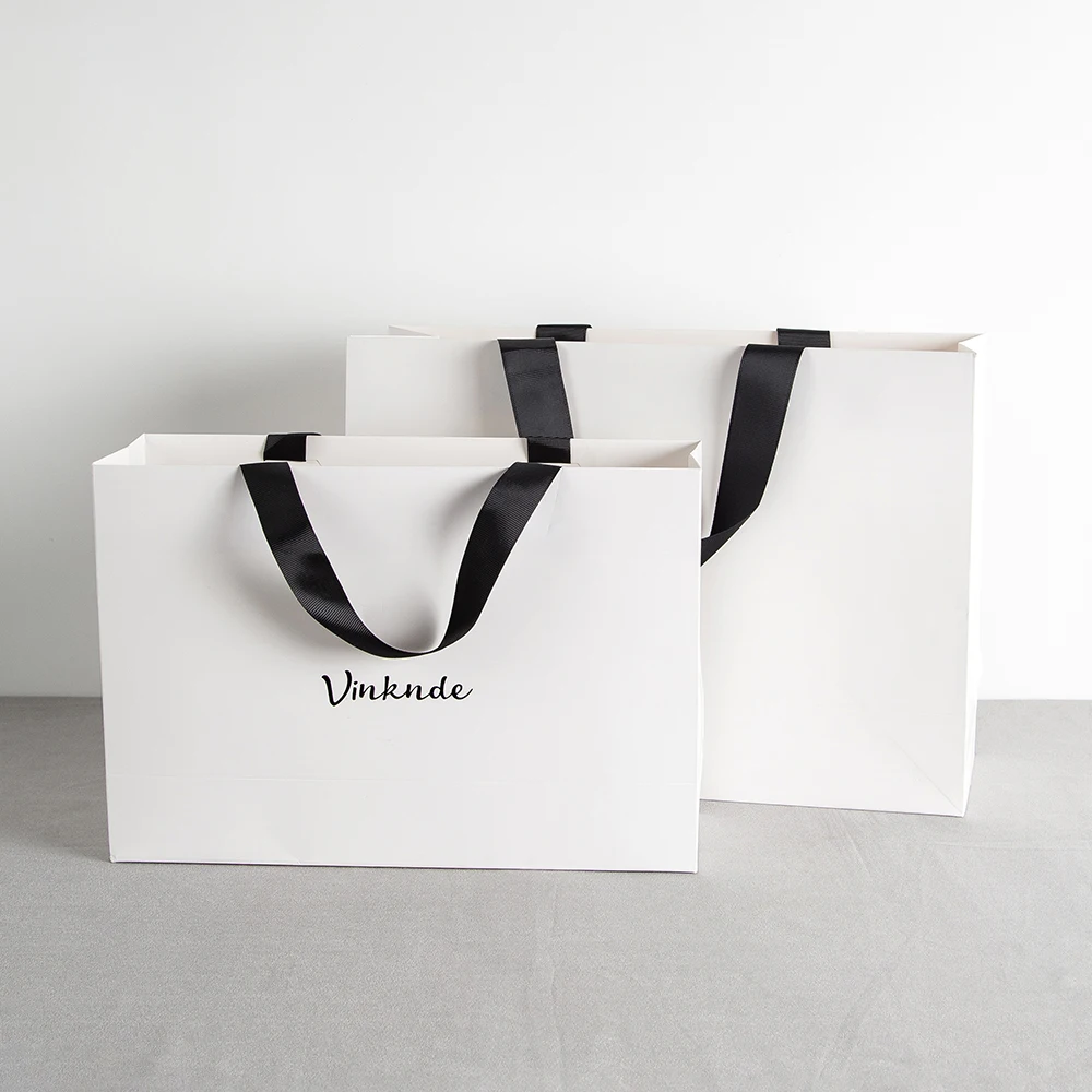 50 قطعة أبيض أسود براون كرافت ورقة مقبض أكياس شعار مخصص هدية حمل حقيبة للتسوق الحاضر التجزئة حفل زفاف استحمام الطفل