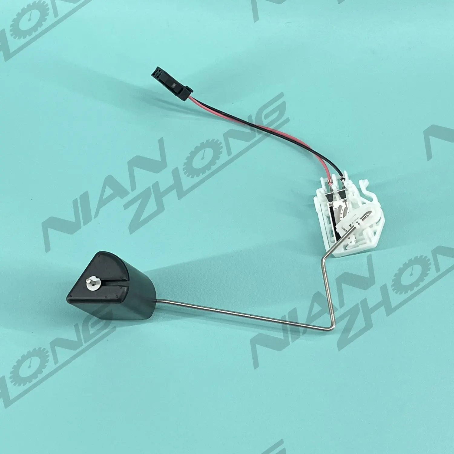 42052fl070 – מדריך מפורט למדידת רמת הדלק ב-2005–2011 Suzuki Swift 1.3L ו-1.5L