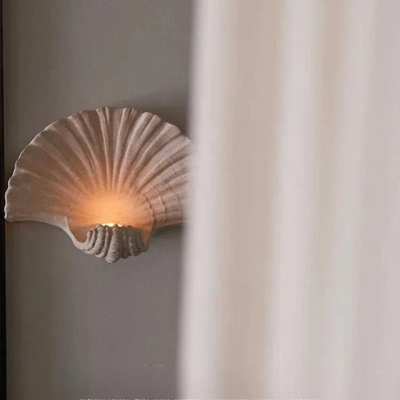 French Cream Style Shell Wall Lamp Vintage Ceramic Sconce for Entrance Corridor Bedroom Bedside Simple Atmosphere Lighting