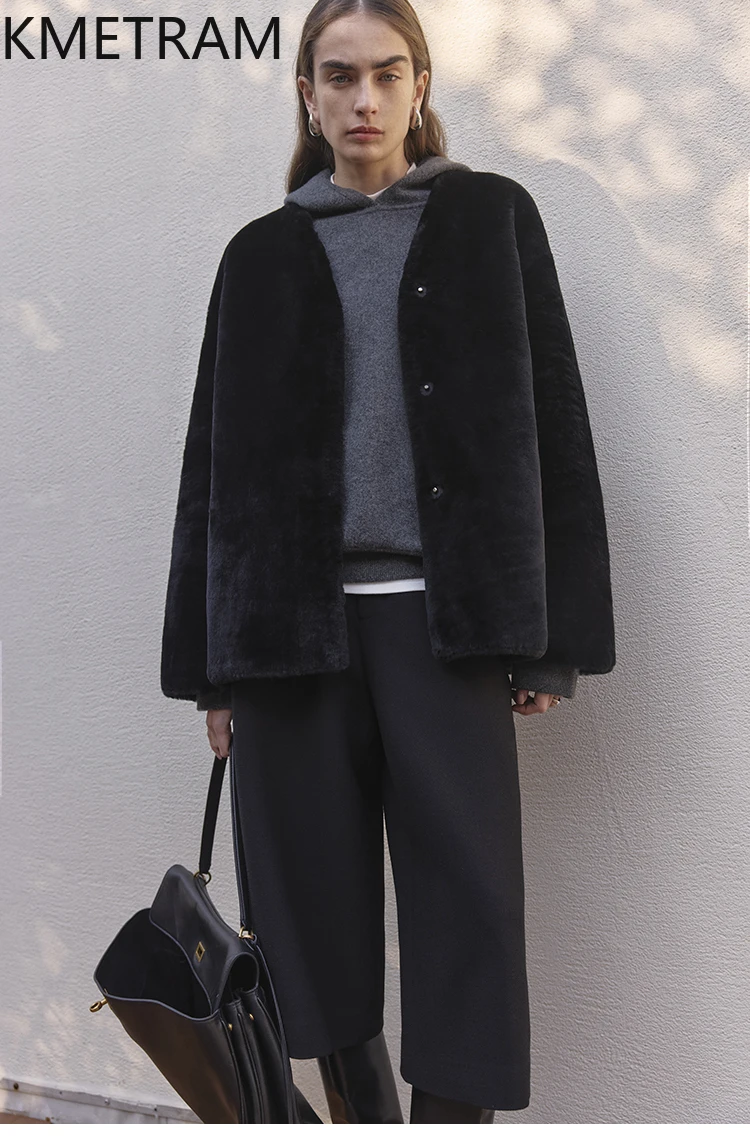 Natural Merino Sheepskin Wool Double Faced Fur Coat Women Short V-neck Real Fur Jacket Winter Woman Clothing 2025 Ropa De Mujer