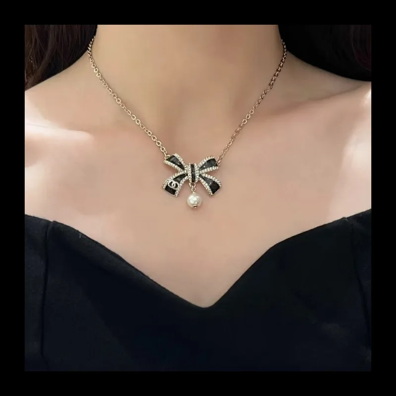 

25B High Version C Family Bow Necklace Enamel Sweet Luxury Grandma Clavicle Chain Necklace