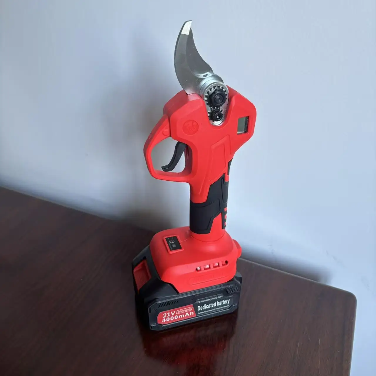 

Electric Pruning Shears With Brushless Motor Rechargeable 21V Battery Electric Scissors for Cutting Branches