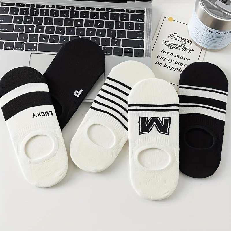 5 Pairs Women\'s Ankle Polyester Black And White Socks Cute Little Bear Letter Breathable Striped Jacquard Socks