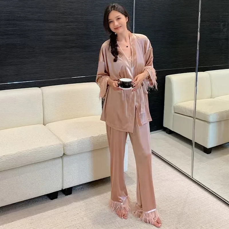 بيجامة نسائية مخملية ذهبية للخريف والشتاء سراويل مثيرة بحمالات ثوب نوم مكون من ثلاث قطع ملابس منزلية من فراء النعام