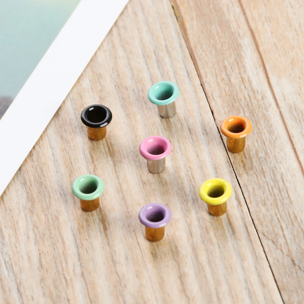 20 قطعة 1 مللي متر/2.5 مللي متر الملونة المعادن العيينة أزرار الأحذية فائقة صغيرة الملابس حزام مشبك Dolls بها بنفسك دمى أبازيم دمية أكياس الخياطة Accessori