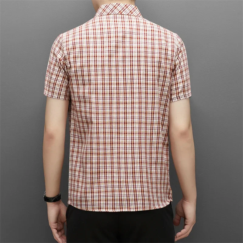 Men\'s Striped Workwear Casual Short Sleeved Shirt Wrinkle Resistant and Non Ironing Fashionable Top