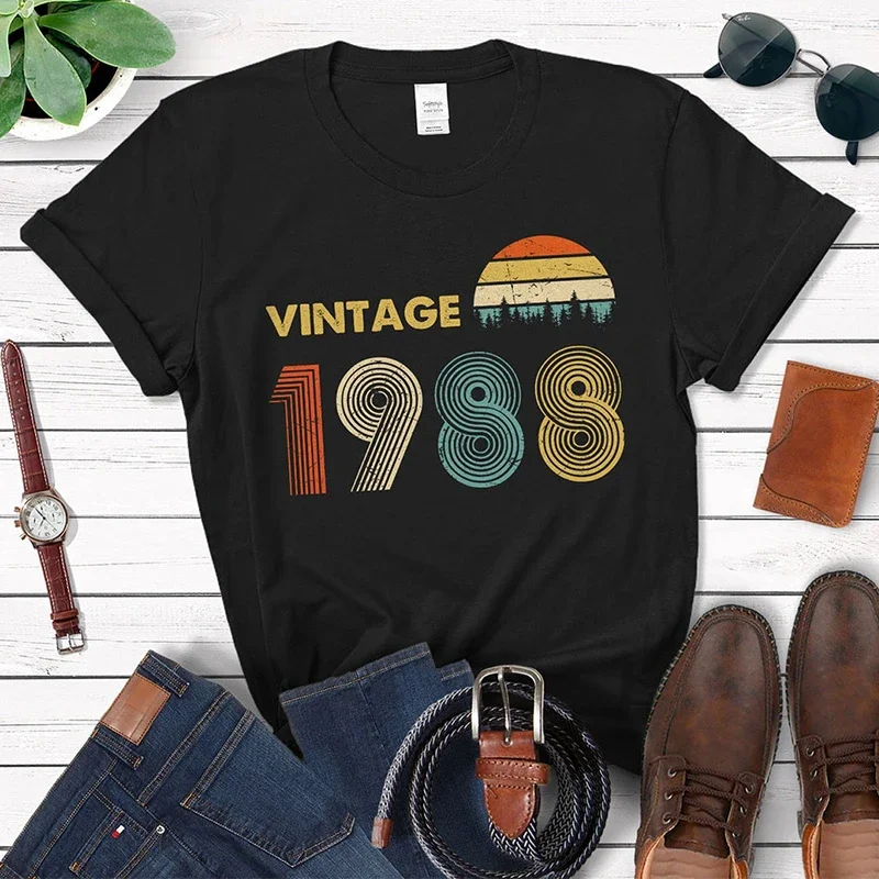 

2024 Vintage 1988 T-Shirt 36th Birthday Gift Idea for 36 years old Dad Grandpa Mom Grandma Men Women 80s Retro Shirt Classic Tsh