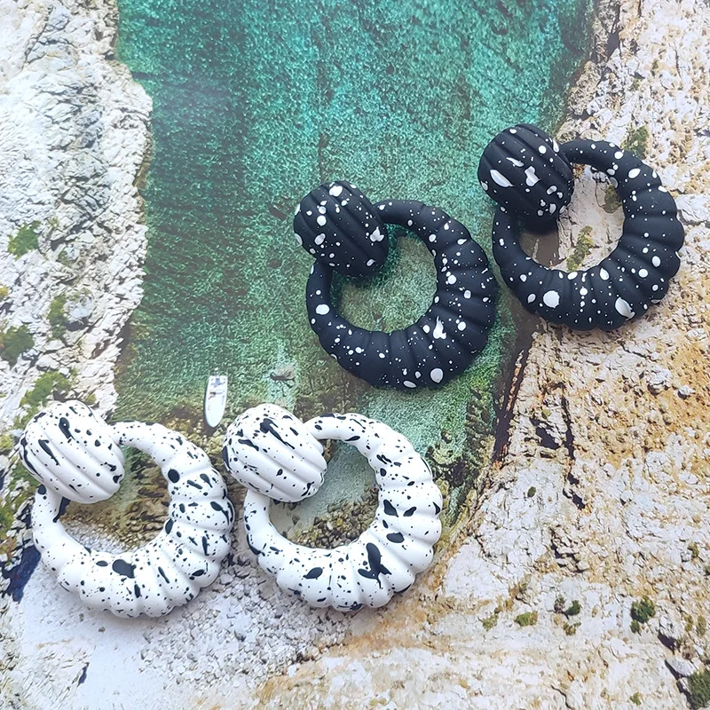 Large Rubber Paint Black and White Dot Acrylic Stud Earrings Polka Dot Fashion Event Feel Daily Commuting Popular Earrings