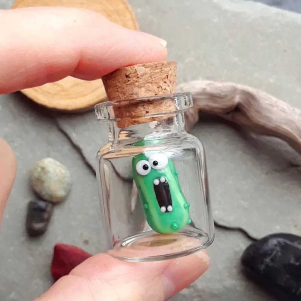 Home Decor Glass Screaming Pickle in a Bottle Handmade Glass Miniature Car Pendant Party Hanging Pendant