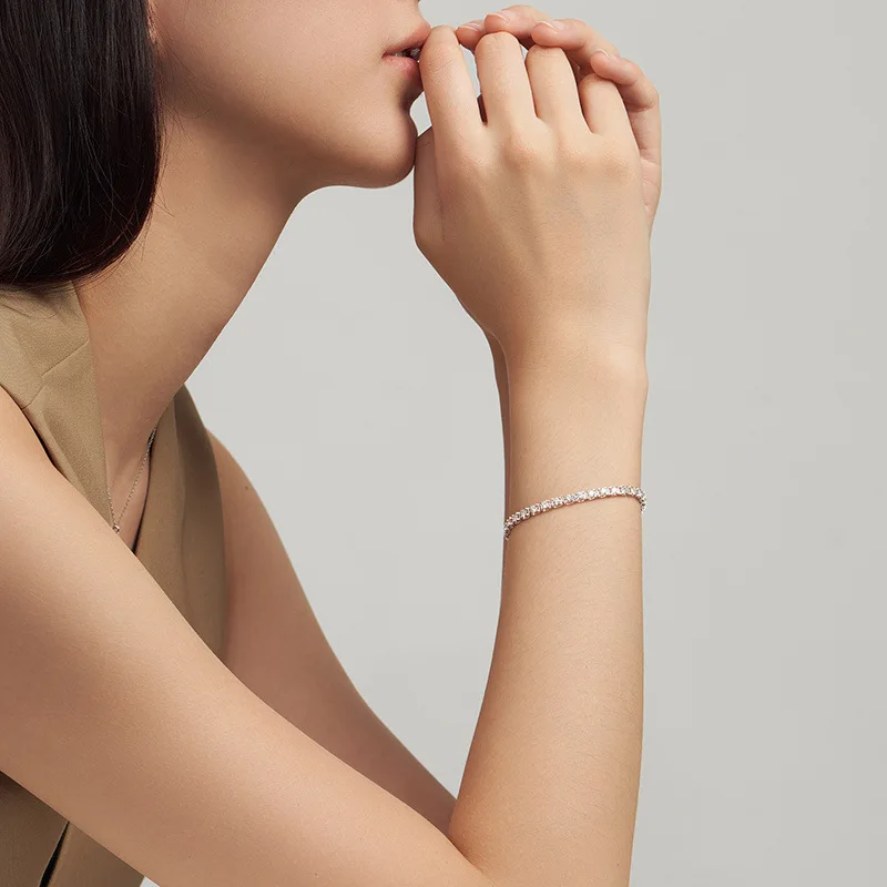 

S925 pure silver morganite tennis bracelet, fashionable and versatile, high-end and eye-catching accessory. LMB0013